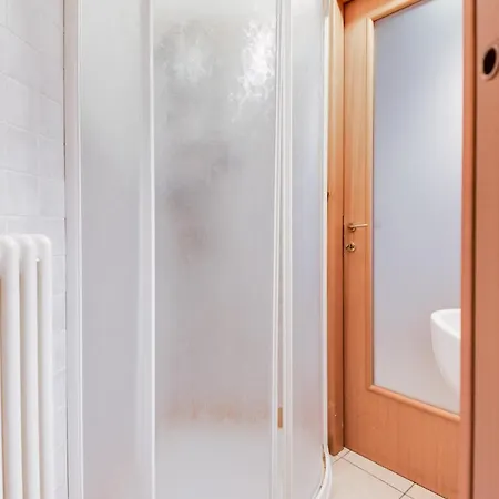 Mazzini アパート フォルリ